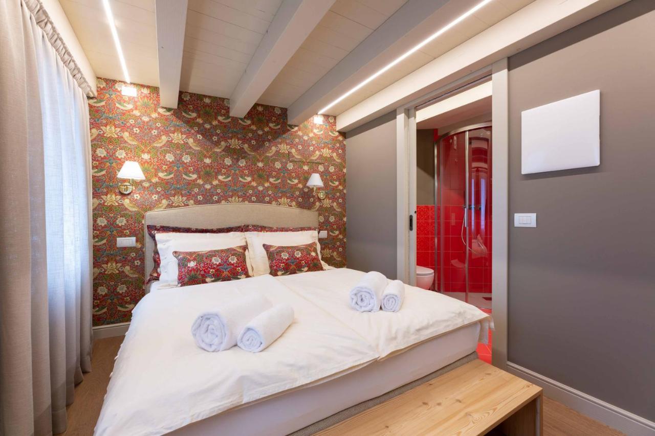 Casa Oltraval Bed & Breakfast *